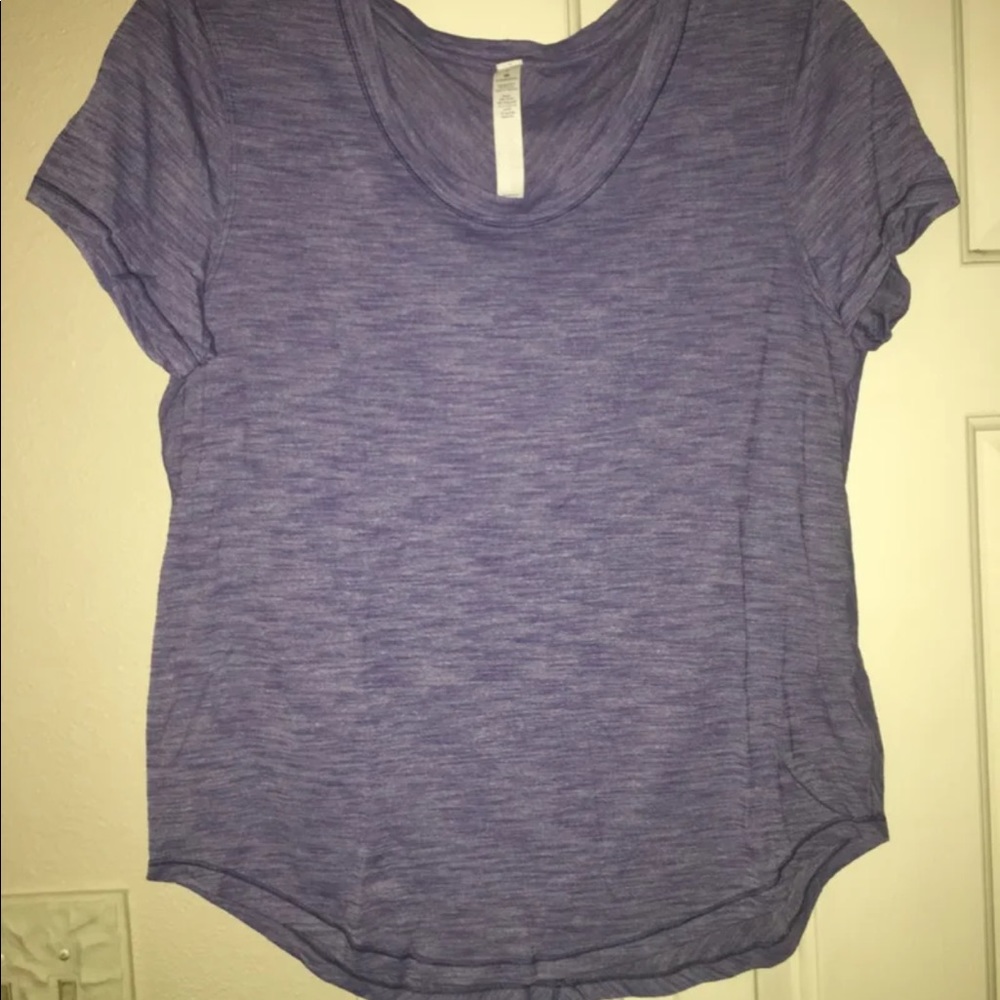 Lululemon T size 6